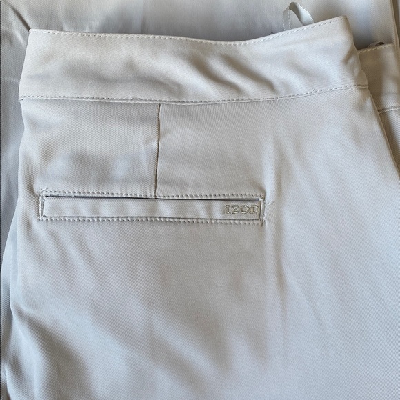 IZOD XFG Women’s Grey Golf Bermuda Short Size 6 - Picture 10 of 10